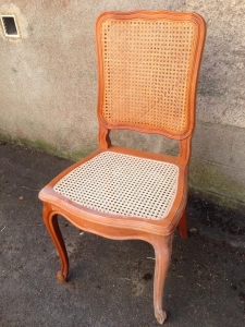 relooking-meubles-peinture-chaise-nimes.jpg