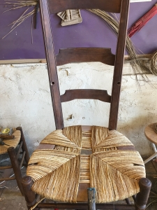 rempaillage-de-fauteuil-nimes-chaise.jpg8